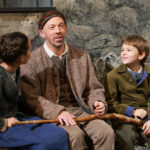 Salzburger Adventsingen 2025
"Der blinde Hirte" im Festspielhaus Salzburg
Im Bild Edwin Hochmuth als Blinder Hirte mit den Hirtenkindern
Foto: Franz Neumayr 21.11.2025